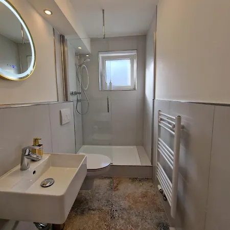 Zentral & Schick - Nahe Dusseldorf Apartment Duisburg